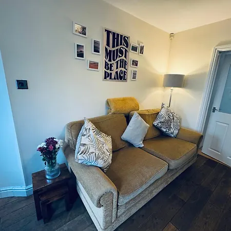 Belle Vue - 2 Bedrooms - Sleeps 4